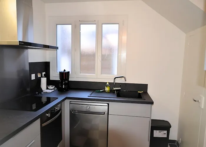 Holiday home Maison De Climatisee - Metro A 250m